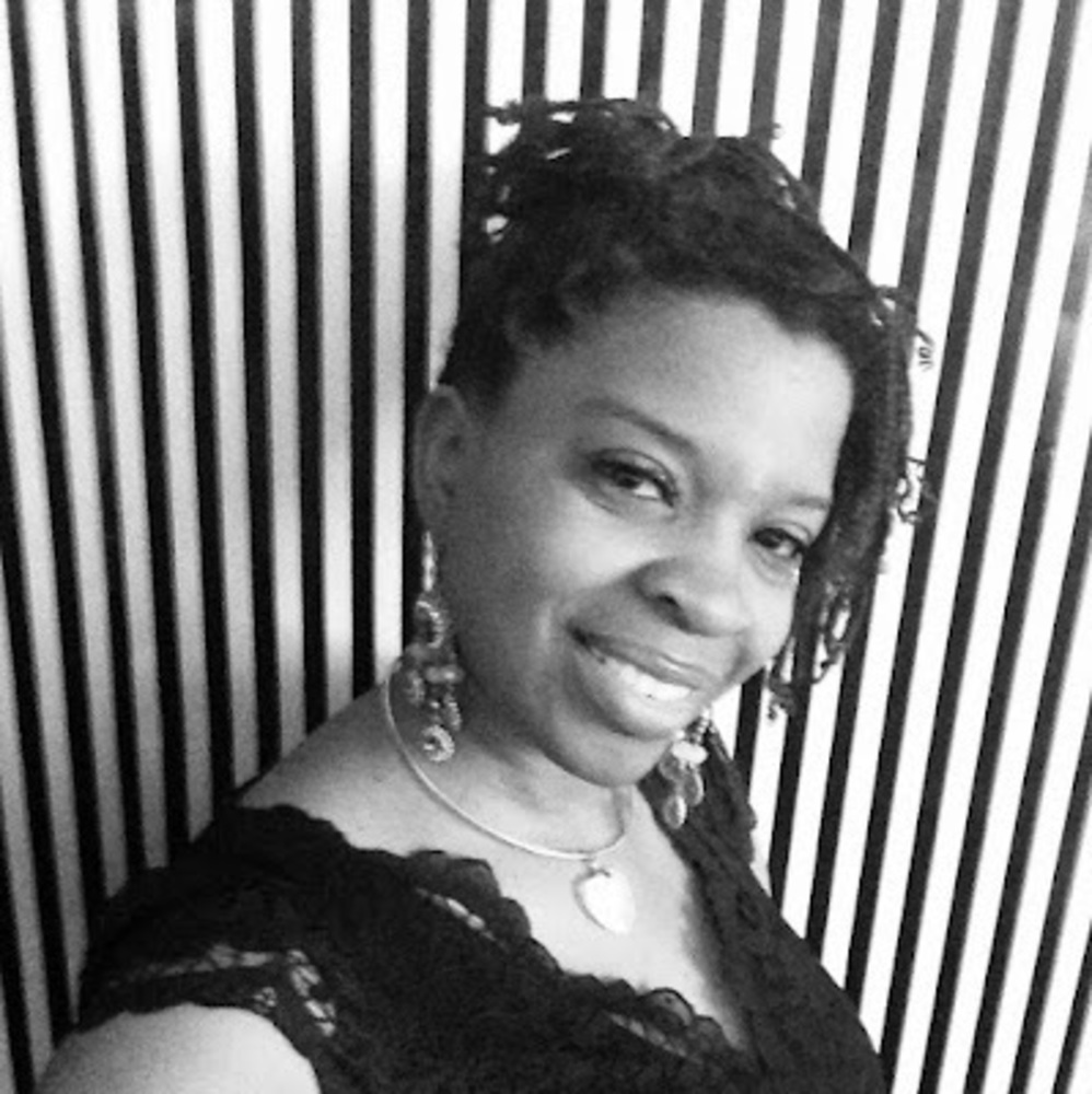 Meet your Posher, Cassandra